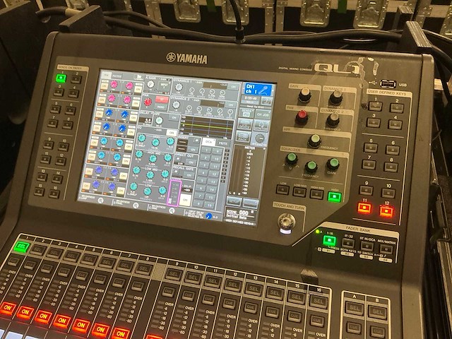 Yamaha ql1 digitale mixer - afbeelding 3 van  8