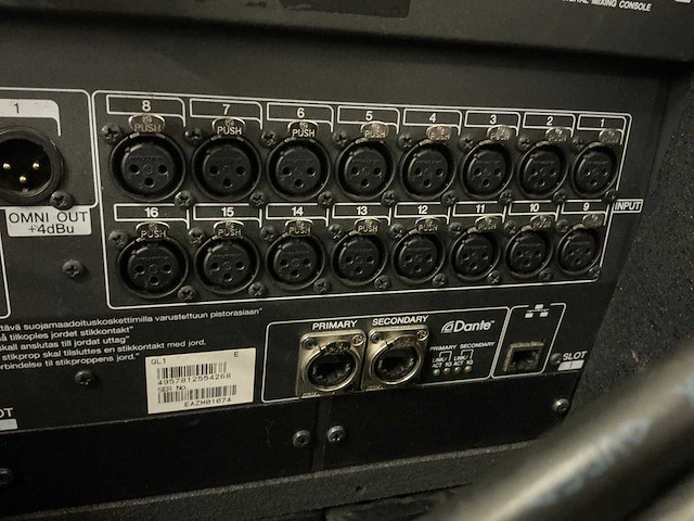 Yamaha ql1 digitale mixer - afbeelding 7 van  8
