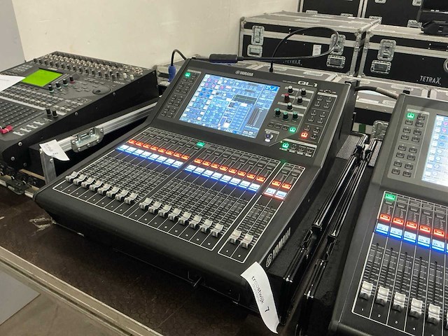 Yamaha ql1 digitale mixer - afbeelding 1 van  8