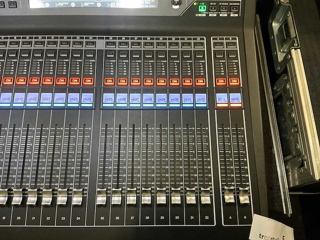 Yamaha ql5 digitale mixer - afbeelding 5 van  12