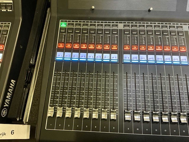 Yamaha ql5 digitale mixer - afbeelding 7 van  12