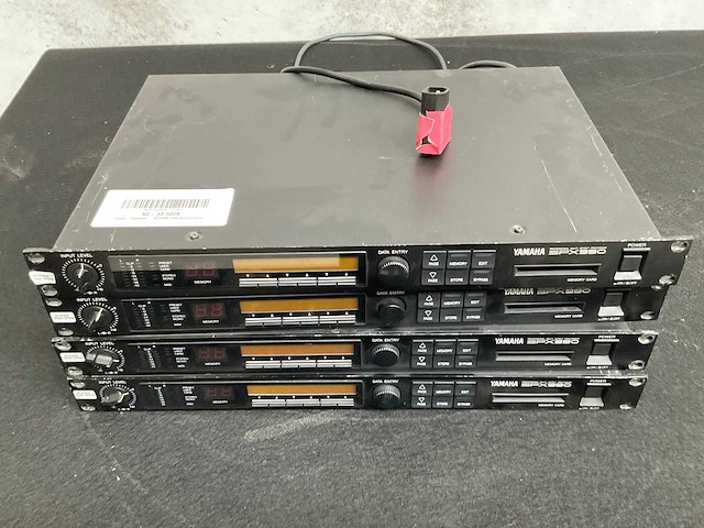 Yamaha spx 990 multi-effect processor (4x) - afbeelding 2 van  2