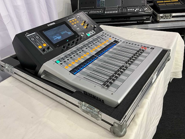 Yamaha tf1 digitale mengtafel - afbeelding 2 van  8