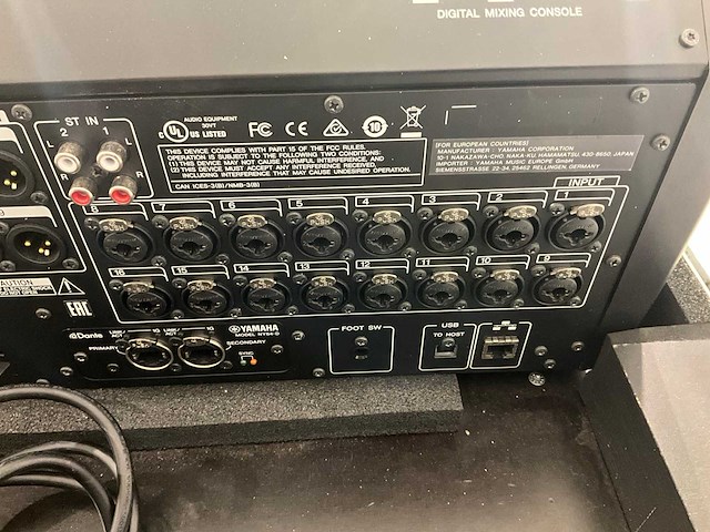 Yamaha tf1 digitale mengtafel - afbeelding 6 van  8