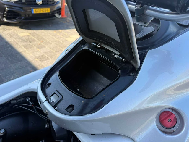 Yamaha waverunner 1200gpr 155pk waterscooter + trailer - afbeelding 21 van  39