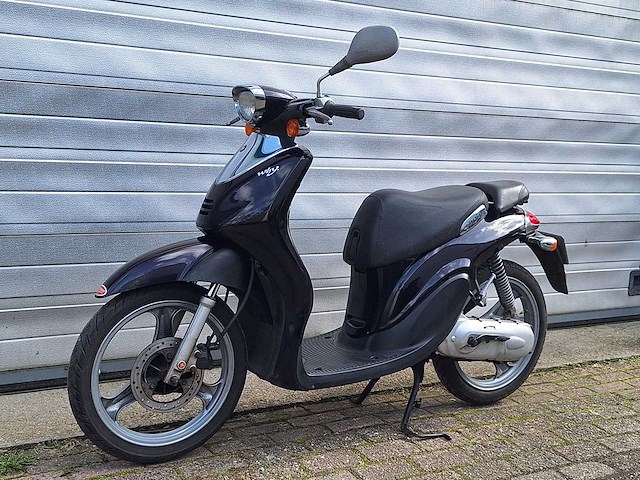 Yamaha why 45 km bromscooter 2takt - afbeelding 1 van  2