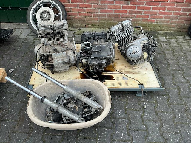 Yamaha xs 500 (2x) met partij xs500 motor onderdelen - afbeelding 3 van  44