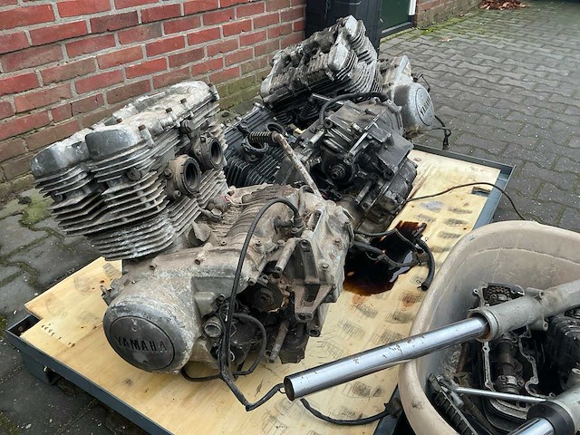 Yamaha xs 500 (2x) met partij xs500 motor onderdelen - afbeelding 19 van  44