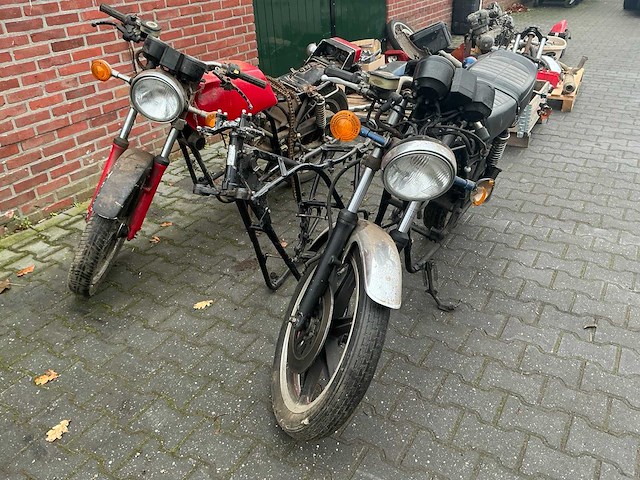 Yamaha xs 500 (2x) met partij xs500 motor onderdelen - afbeelding 24 van  44