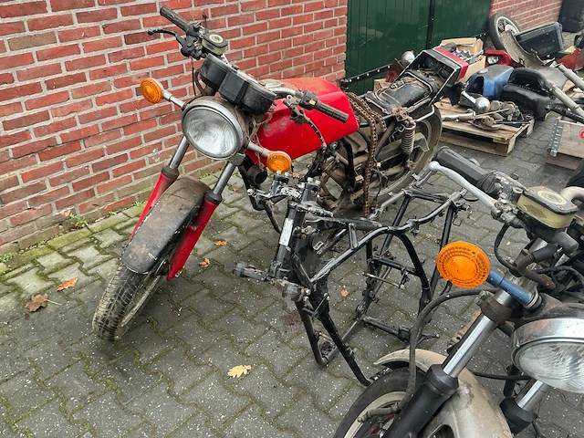 Yamaha xs 500 (2x) met partij xs500 motor onderdelen - afbeelding 25 van  44