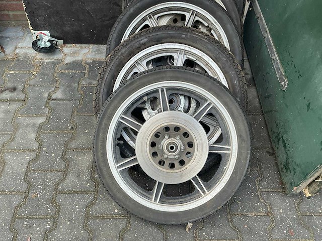 Yamaha xs 500 (2x) met partij xs500 motor onderdelen - afbeelding 29 van  44