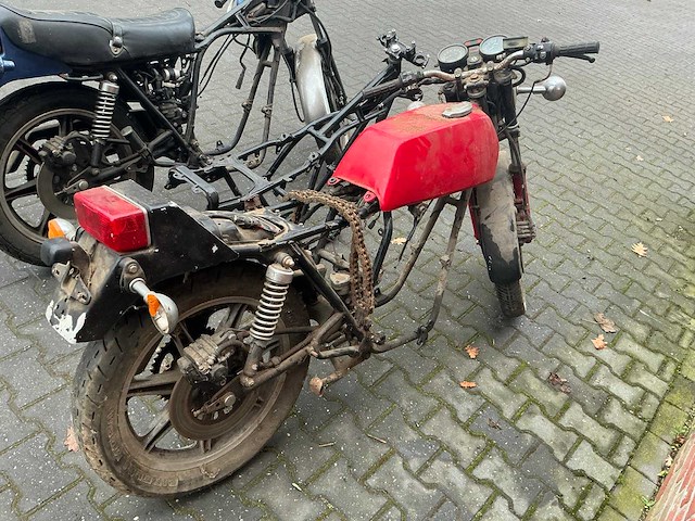 Yamaha xs 500 (2x) met partij xs500 motor onderdelen - afbeelding 37 van  44