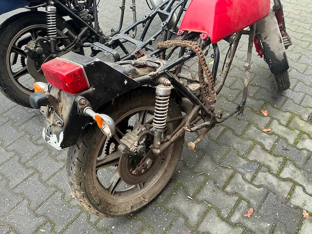 Yamaha xs 500 (2x) met partij xs500 motor onderdelen - afbeelding 38 van  44