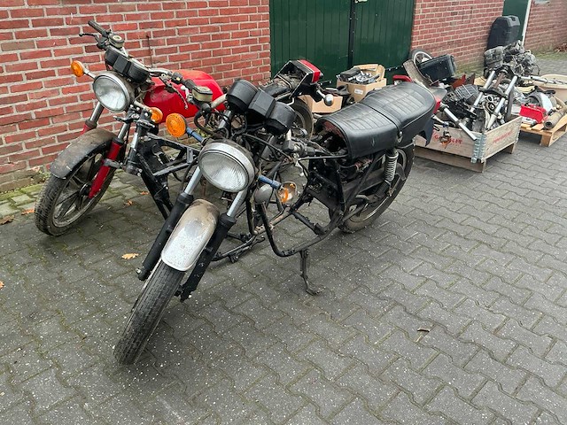 Yamaha xs 500 (2x) met partij xs500 motor onderdelen - afbeelding 34 van  44