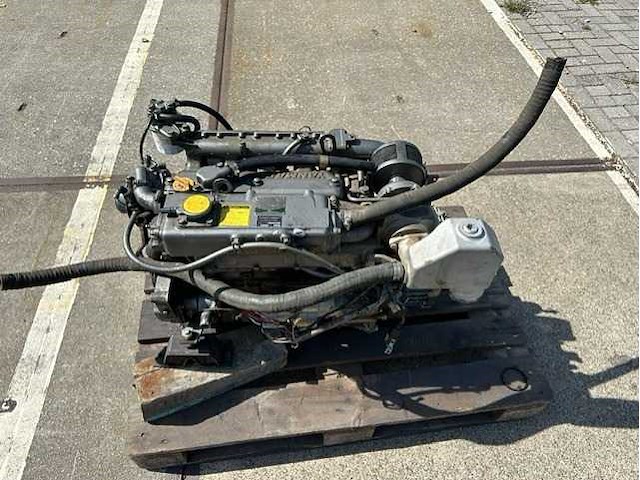 Yanmar - 4jh2-te - scheepsmotor - afbeelding 2 van  4