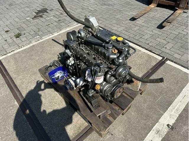 Yanmar - 4jh2-te - scheepsmotor - afbeelding 3 van  4