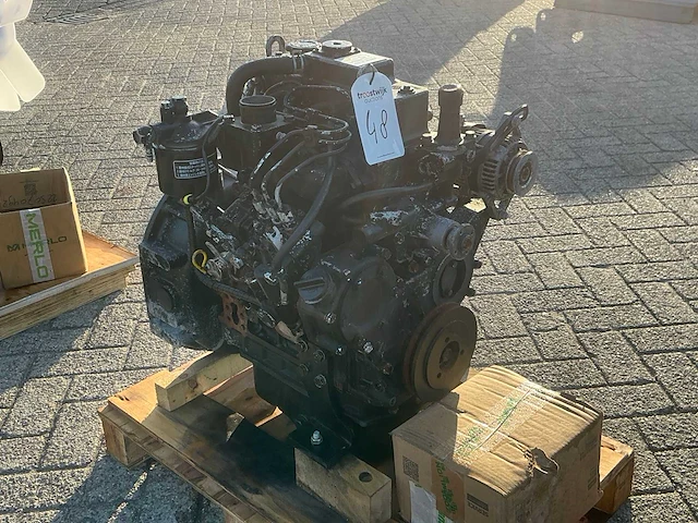 Yanmar 3tnv88-g1 dieselmotor - afbeelding 1 van  5