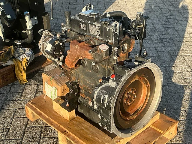 Yanmar 3tnv88-g1 dieselmotor - afbeelding 3 van  5
