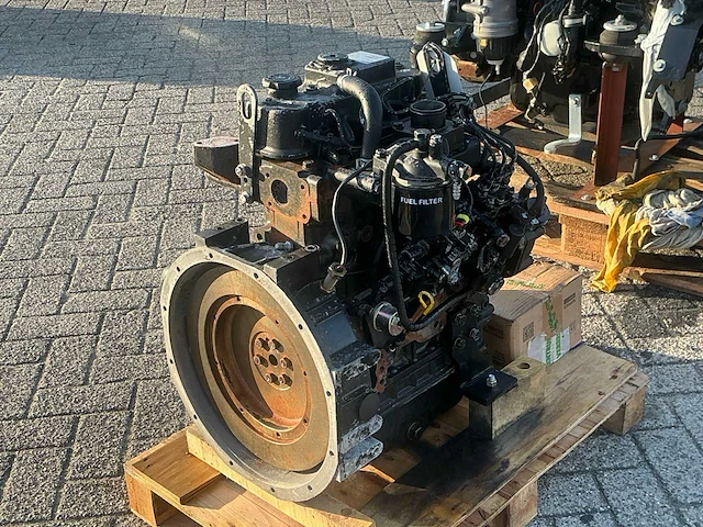 Yanmar 3tnv88-g1 dieselmotor - afbeelding 4 van  5