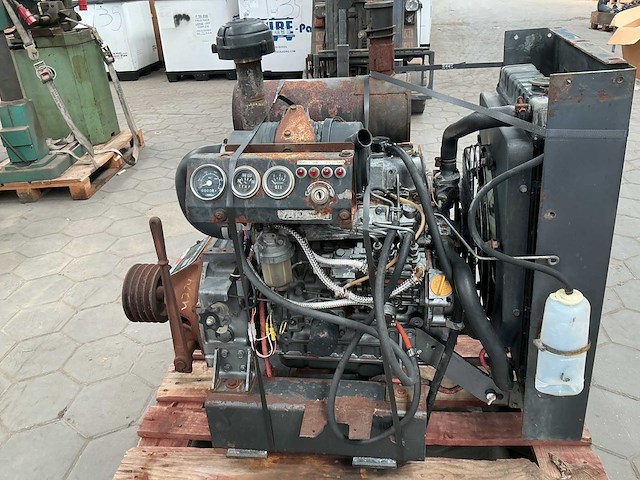 Yanmar 4tne88-sa dieselmotor - afbeelding 6 van  7