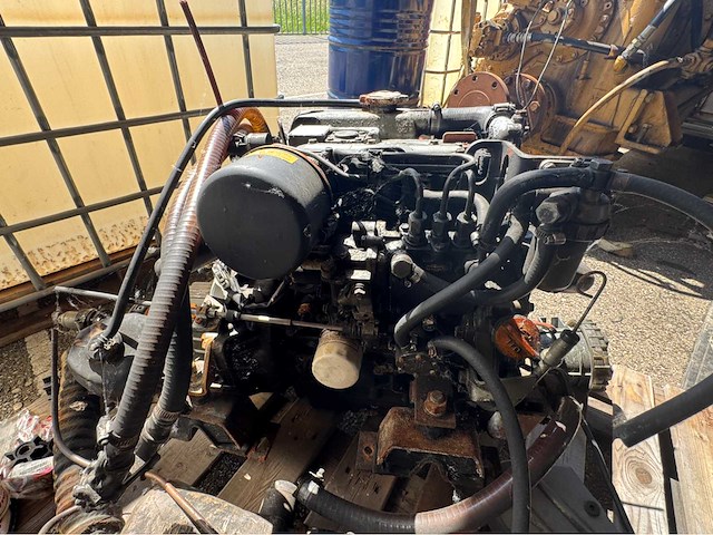 Yanmar scheepsdiesel motor met keerkoppeling - afbeelding 1 van  6