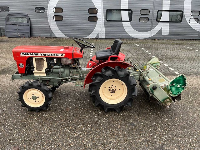 Yanmar ym1300d 4wd minitractor - afbeelding 21 van  24