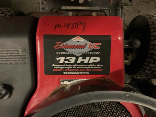 Yard pro y13h42 hydrostatic drive zitmaaier - afbeelding 8 van  9