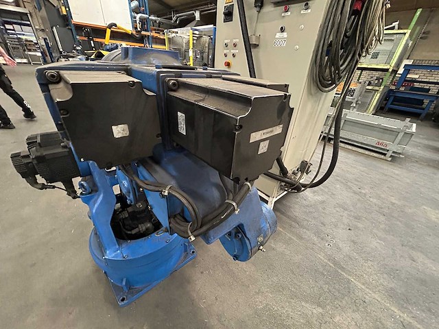 Yaskawa-motoman - 1998 - yr-sk45-c000 - industriële robot - afbeelding 1 van  5