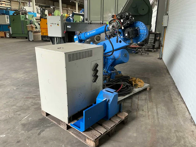 Yaskawa motoman - 2006 - yr-es165n-b10 - uitnamerobot - afbeelding 2 van  8