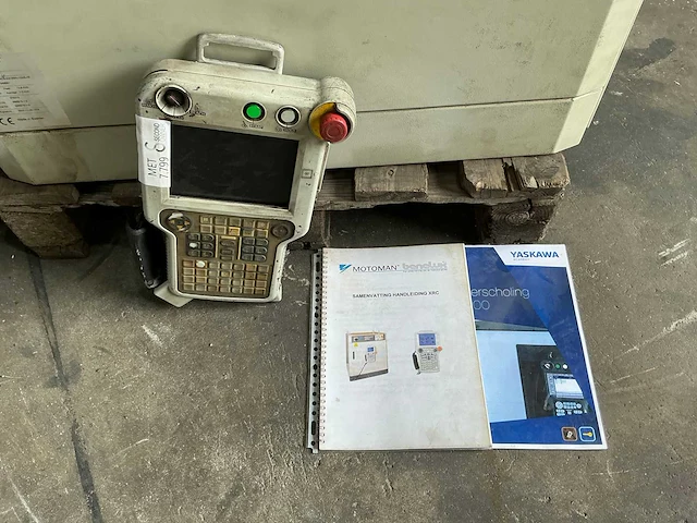 Yaskawa motoman - 2006 - yr-es165n-b10 - uitnamerobot - afbeelding 3 van  8