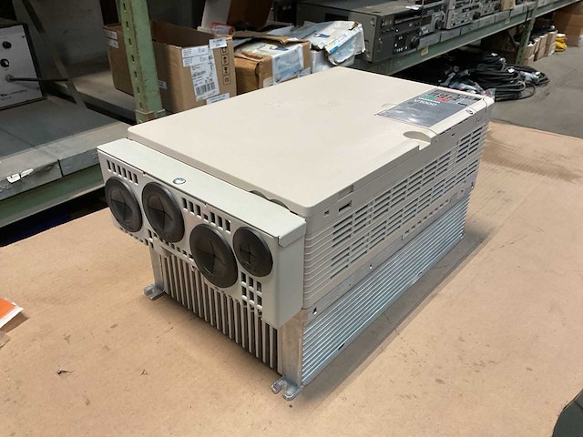 Yaskawa v1000 power inverter - afbeelding 1 van  6