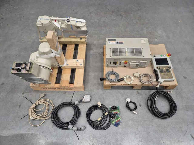Yaskawa yr-hp3l-b00 industriële robot - afbeelding 1 van  14