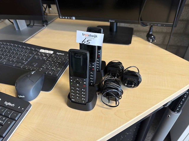 Yealink draadloze voip dect telefoons (3x) - afbeelding 1 van  2