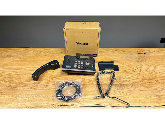Yealink sip-t42u ultra-elegant gigabit voip telefoon - afbeelding 1 van  7