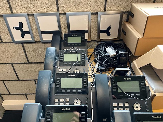 Yealink sip-t43u + sip-t33p voip telefoon (13x) - afbeelding 4 van  6
