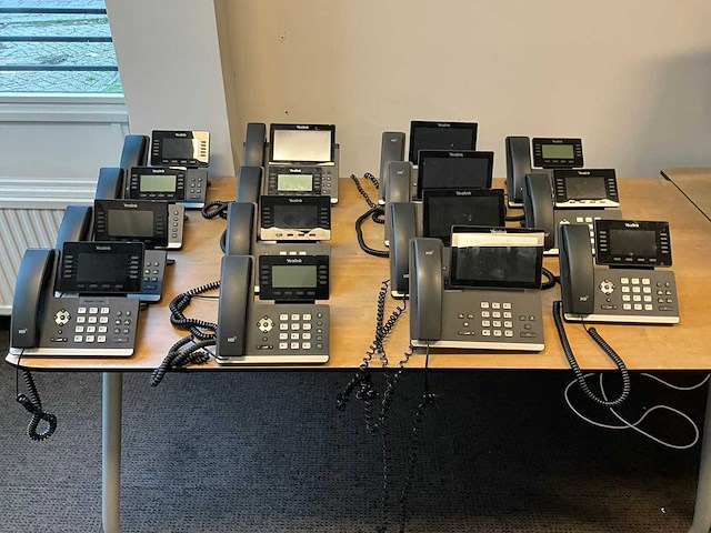 Yealink sip-t56a/sip-t54w voip telefoon (15x) - afbeelding 1 van  6
