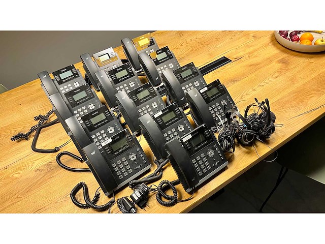 Yealink ultra-elegant gigabit voip telefoon (13x) + headset (6x) - afbeelding 6 van  11