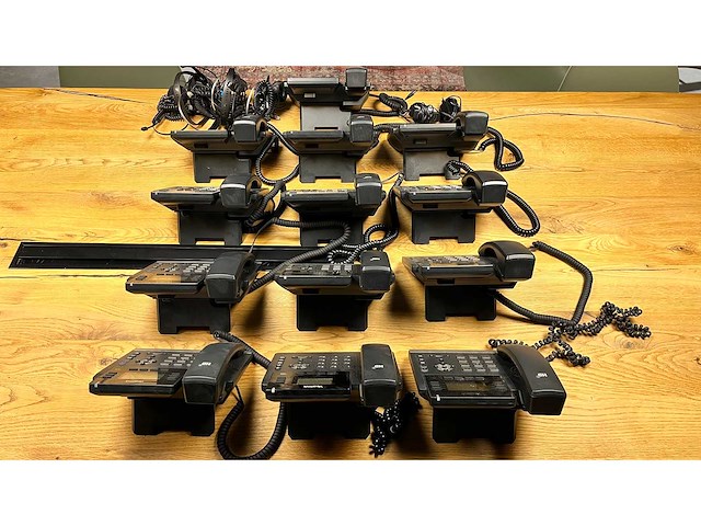Yealink ultra-elegant gigabit voip telefoon (13x) + headset (6x) - afbeelding 7 van  11
