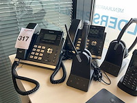 Yealink voip telefoons met headsets en handsets - afbeelding 3 van  6