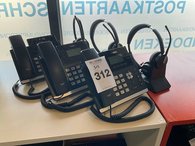 Yealink voip telefoons met headsets - afbeelding 1 van  5
