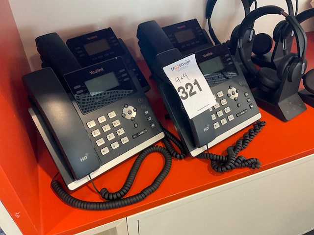 Yealink voip telefoons met headsets - afbeelding 2 van  6