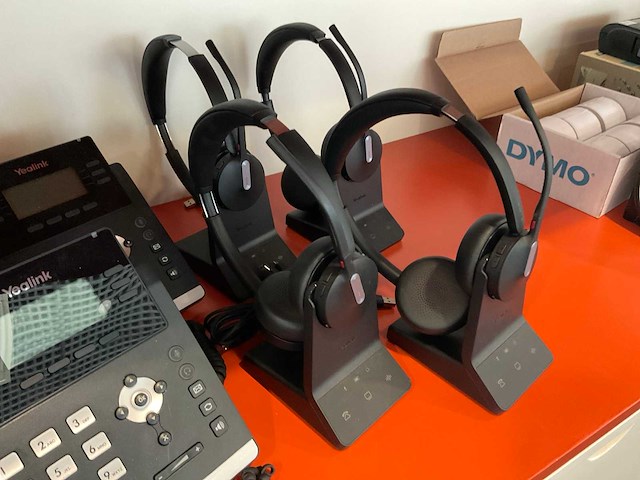 Yealink voip telefoons met headsets - afbeelding 4 van  6