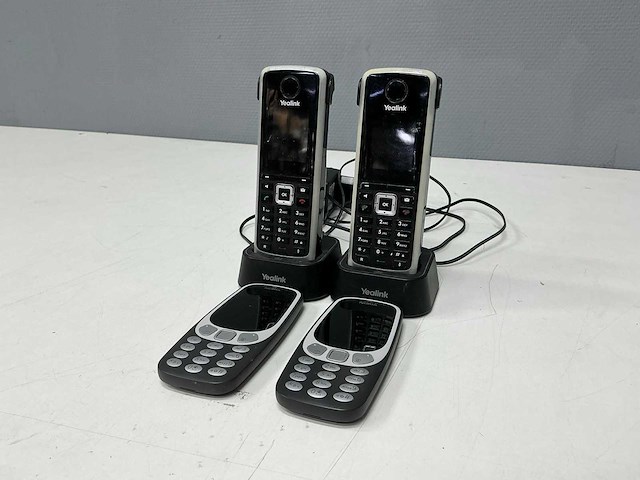 Yealink/nokia - w25 p/3310 3g - mobiele telefoons (4x) - afbeelding 1 van  7
