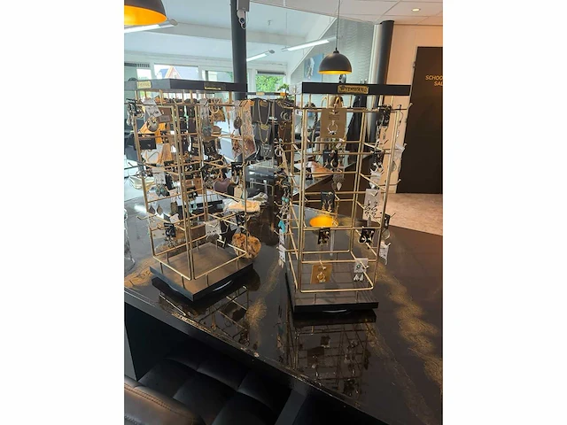 Yewang - 2 draaibare displays incl sieraden (2x) - afbeelding 2 van  10