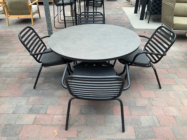 Yoi - calma low dining - garden table - afbeelding 2 van  8