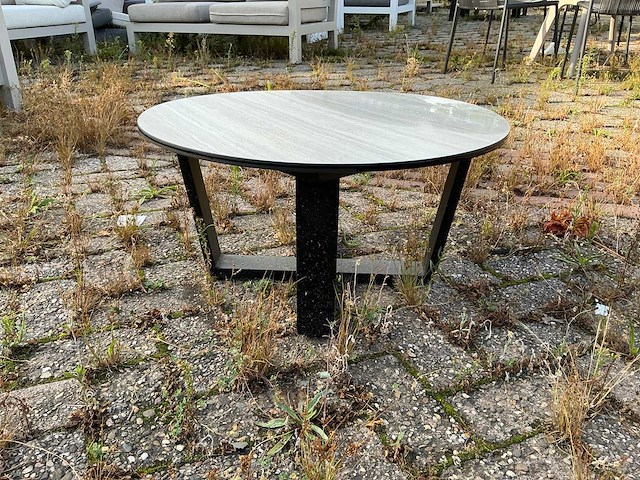Yoi - garden table - afbeelding 4 van  5