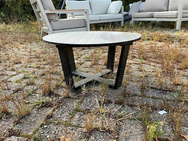 Yoi - garden table - afbeelding 1 van  5