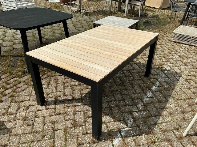 Yoi - garden table - afbeelding 2 van  5