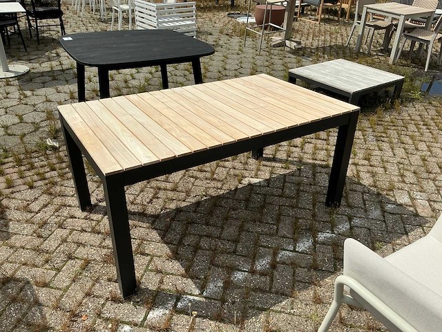 Yoi - garden table - afbeelding 3 van  5