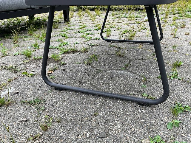 Yoi - midori - garden table - afbeelding 4 van  4